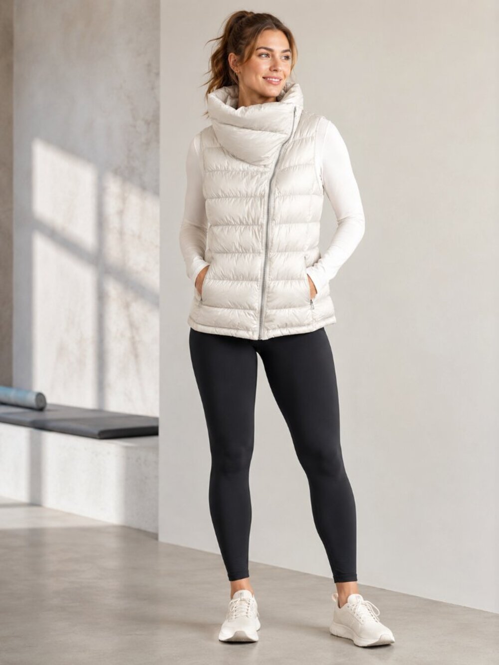 Athleta Downabout Down Puffer Vest M White Ivory 800 Fill FeatherDry